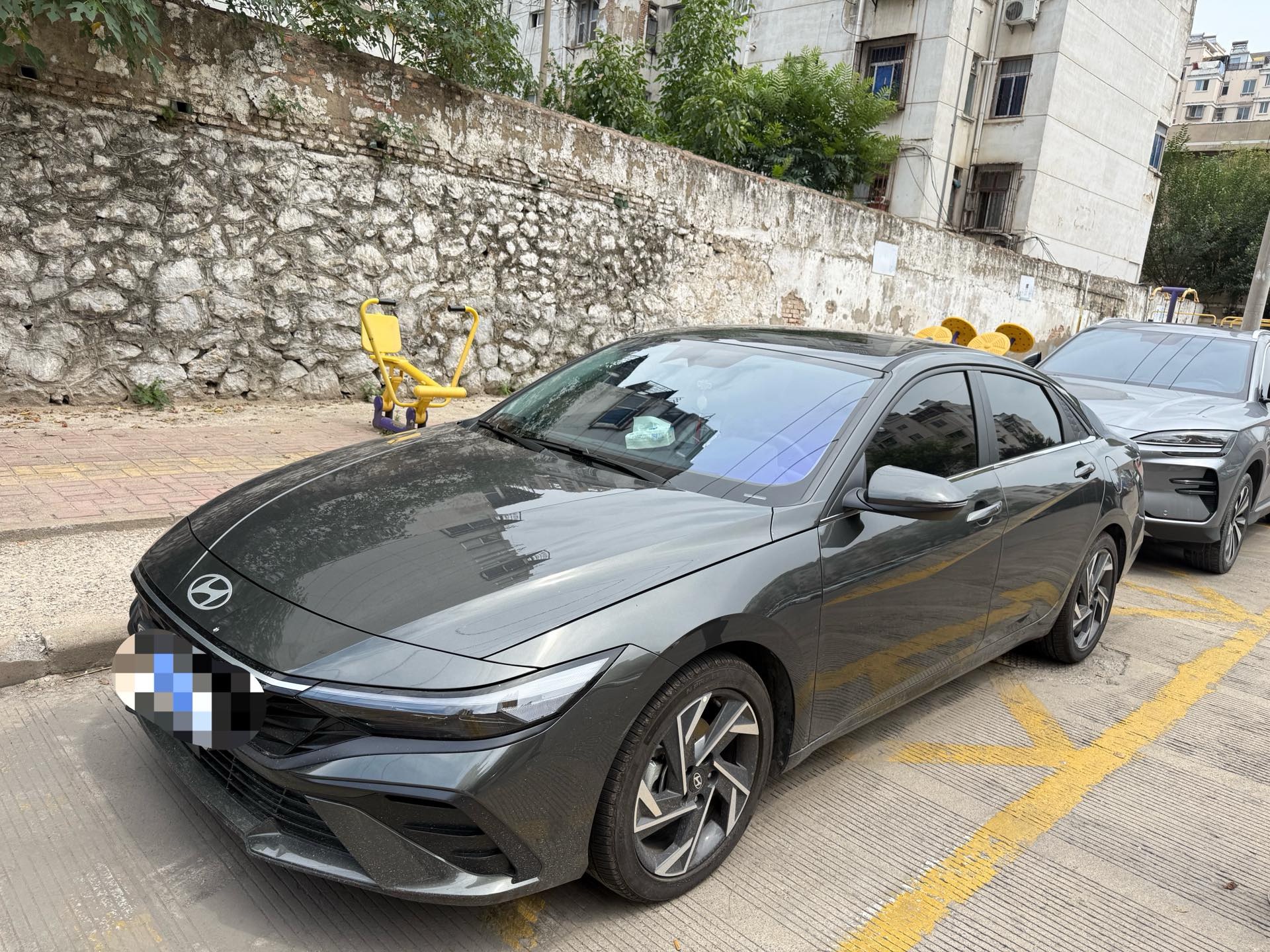 Hyundai Elantra 2023 1.5L CVT LUX Premium Edition