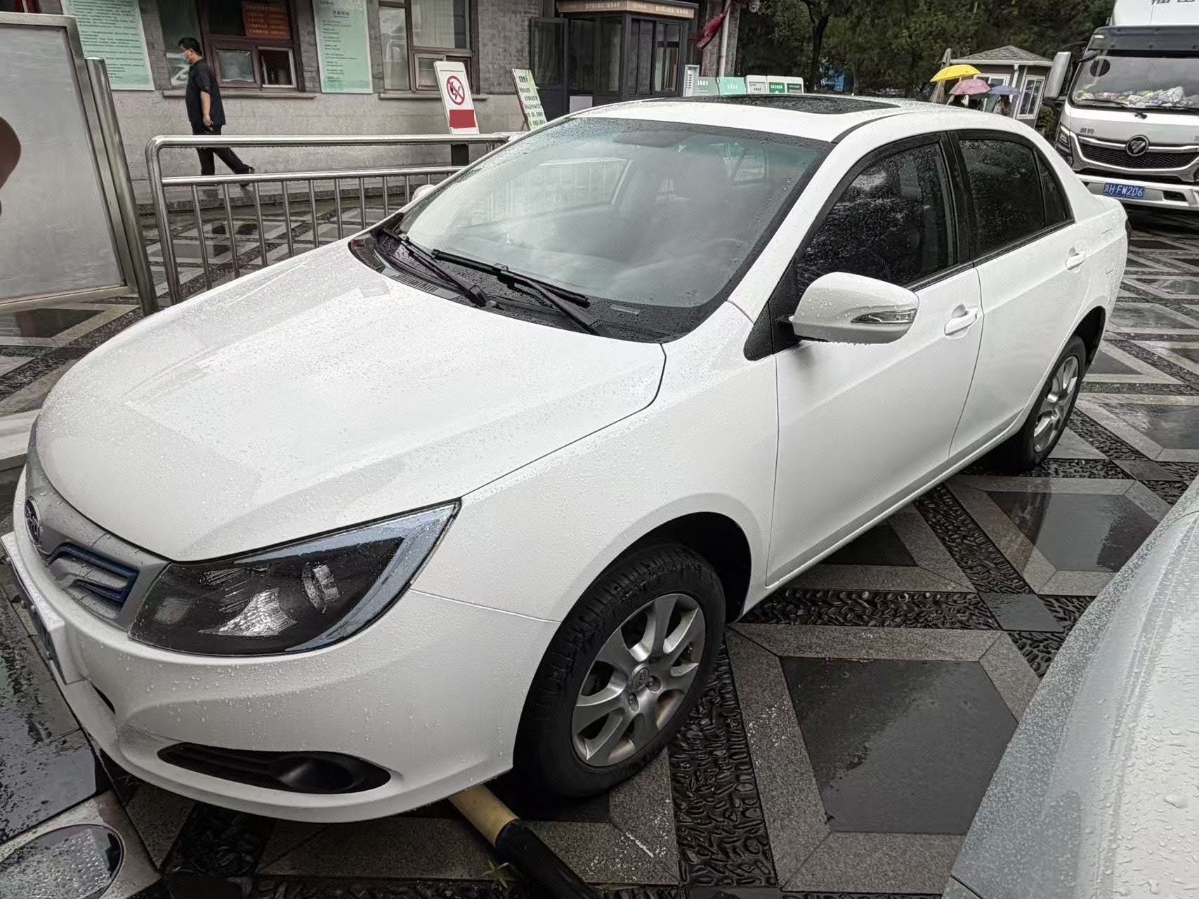 BYD e5 2017 Model Year 300 Premium Edition